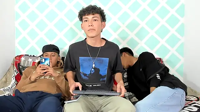 oliverhot2005 online show from 02.02.25