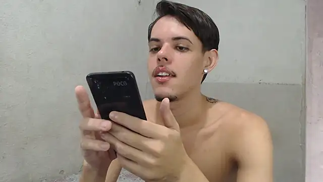 Snapshot of MicaelRian69 chatting on 06.28.26 MicaelRian69 online show from 06.28.26