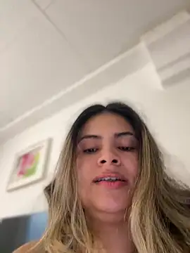 Snapshot of melanny10 chatting on 02.08.25 melanny10 online show from 02.08.25