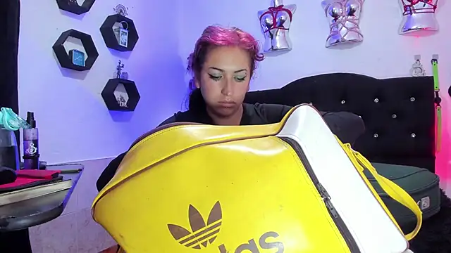 Snapshot of LucyStrike_ chatting on 11.24.25 LucyStrike online show from 11.24.25