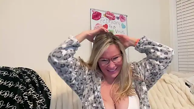 Milf Goddess online show from 02.27.25