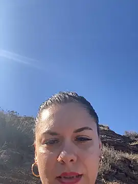 Snapshot of Luccreccia_ chatting on 10.08.25 Luccreccia  online show from 10.08.25