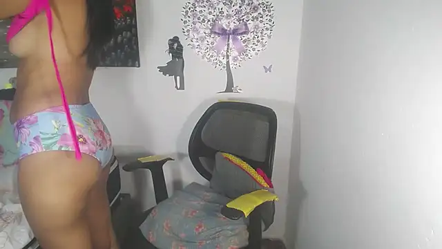 KamileLatinasexy online show from 10.04.25