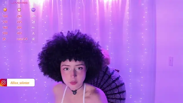 Snapshot of Alice_winter_ chatting on 12.12.24 Alice winter online show from 12.12.24