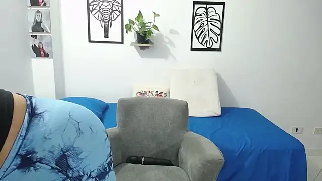 Snapshot of renata_salinas_1 chatting on 03.22.25 renata salinas 1 online show from 03.22.25