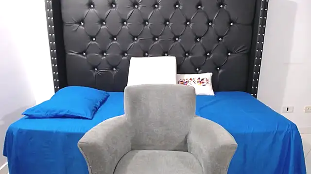 Snapshot of renata_salinas_1 chatting on 09.20.25 renata salinas 1 online show from 09.20.25