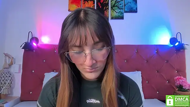 Snapshot of Ruth_harvey_ chatting on 11.18.25 Ruth harvey online show from 11.18.25