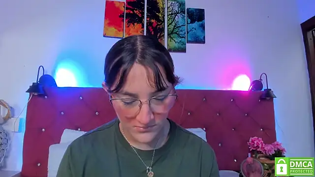 Snapshot of Ruth_harvey_ chatting on 11.25.25 Ruth harvey online show from 11.25.25