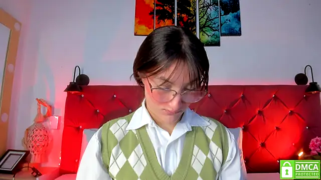 Snapshot of Ruth_harvey_ chatting on 12.20.25 Ruth harvey online show from 12.20.25