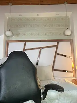 lizzy jooss online show from 02.11.26