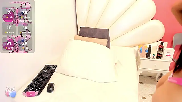 Snapshot of Vicky_Freedom chatting on 03.16.25 Vicky Freedom online show from 03.16.25