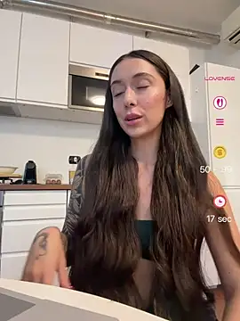 Snapshot of emiliasommer chatting on 06.01.26 emiliasommer online show from 06.01.26