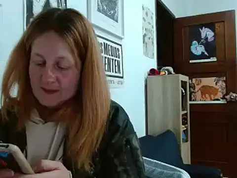 Snapshot of ViioletaMora chatting on 04.20.26 ViioletaMora online show from 04.20.26