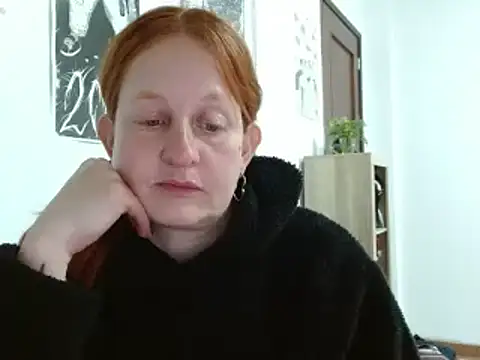 Snapshot of ViioletaMora chatting on 04.28.26 ViioletaMora online show from 04.28.26