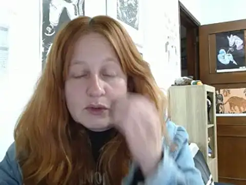 Snapshot of ViioletaMora chatting on 05.11.26 ViioletaMora online show from 05.11.26