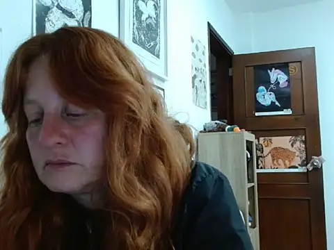 Snapshot of ViioletaMora chatting on 05.14.26 ViioletaMora online show from 05.14.26