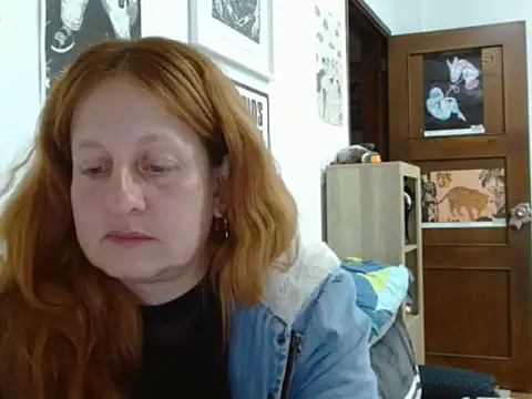Snapshot of ViioletaMora chatting on 05.19.26 ViioletaMora online show from 05.19.26