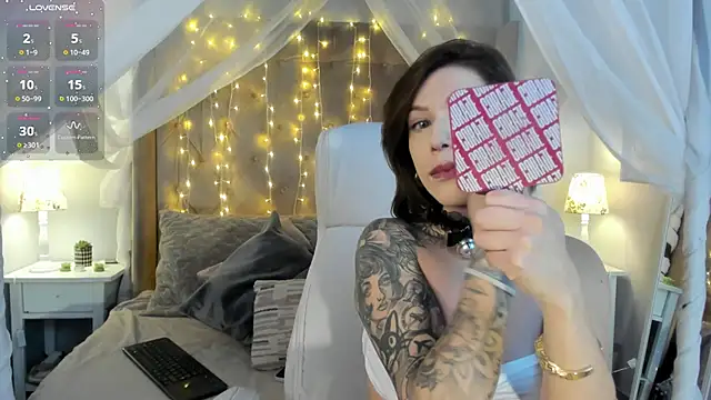 Hannah Borbon online show from 01.27.25