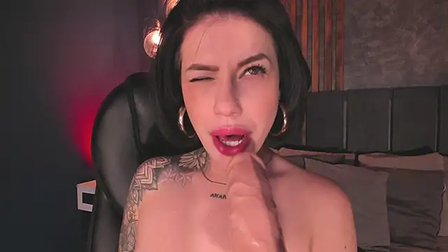 Hannah Borbon online show from 03.21.25