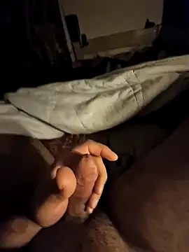 Snapshot of PinkedCocktail chatting on 11.29.25 PinkedCocktail online show from 11.29.25