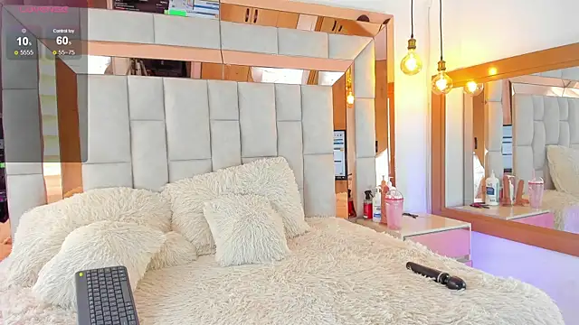 Salomethompson- online show from 12.20.24