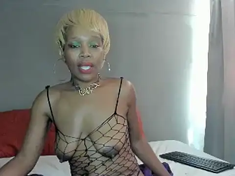 Snapshot of AfricanSquirtingQueen chatting on 01.15.25 AfricanSquirtingQueen online show from 01.15.25