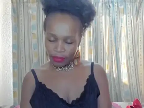 Snapshot of AfricanSquirtingQueen chatting on 10.01.25 AfricanSquirtingQueen online show from 10.01.25
