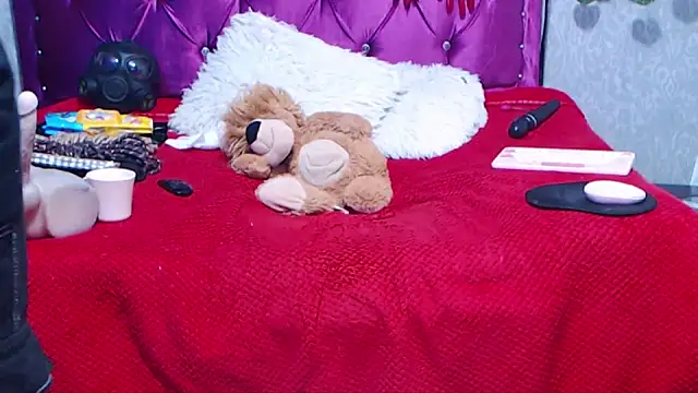 AyshaScott online show from 09.26.25