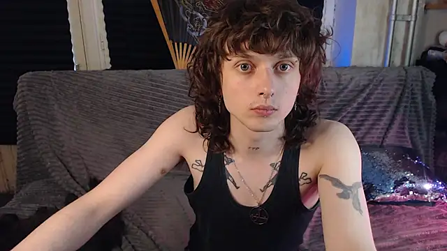 Snapshot of axxxturel chatting on 05.27.26 axxxturel online show from 05.27.26