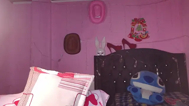 NikkiRous  online show from 02.07.25