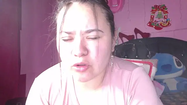 NikkiRous  online show from 02.15.25