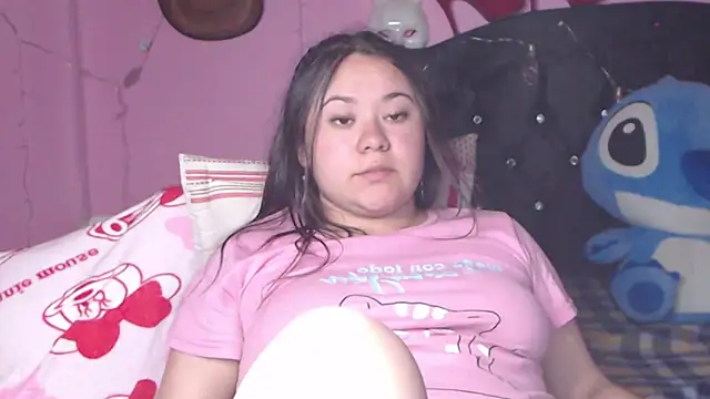 NikkiRous  online show from 02.21.25