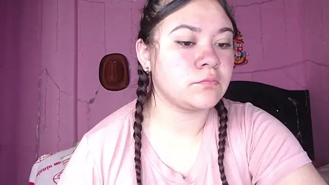 NikkiRous  online show from 03.04.25