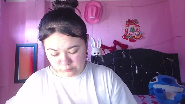 NikkiRous  online show from 09.16.25