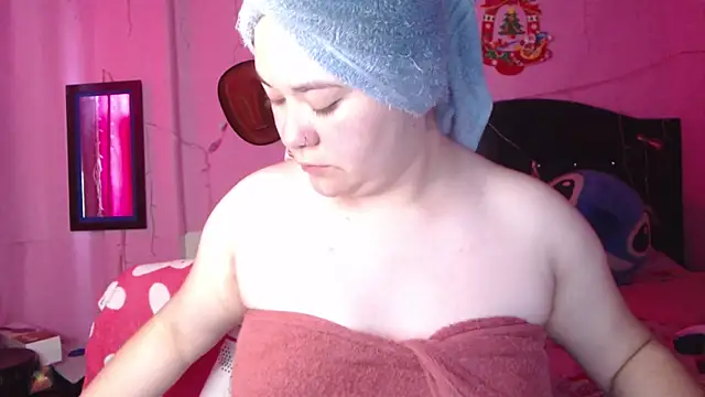 NikkiRous  online show from 11.23.25