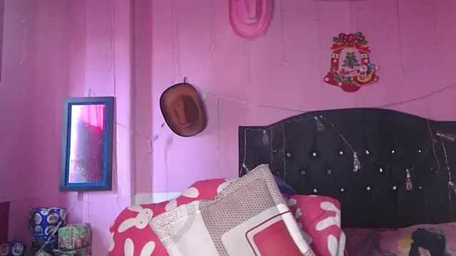 NikkiRous  online show from 12.19.25