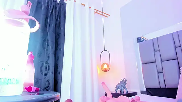 Emily Gil1 online show from 02.26.25