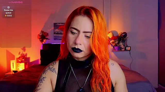 Snapshot of Dulce_charlottee chatting on 10.28.25 Dulce charlottee online show from 10.28.25