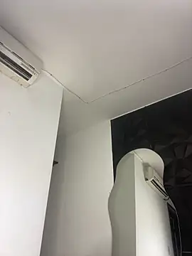 Snapshot of Ema_azel chatting on 12.20.24 Ema azel online show from 12.20.24