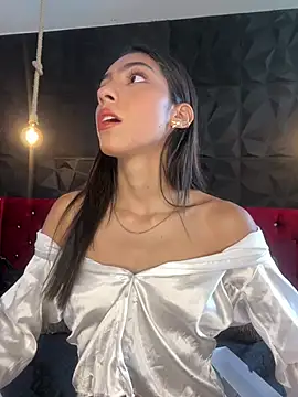 Snapshot of Ema_azel chatting on 02.14.25 Ema azel online show from 02.14.25