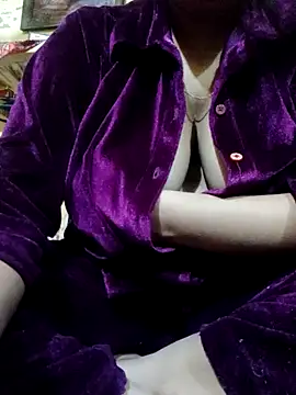 Snapshot of Im_Cute chatting on 12.10.24 Im Cute online show from 12.10.24