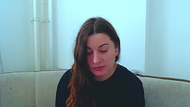 Helen Adams  online show from 02.05.25