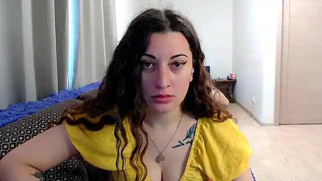 Snapshot of Helen_Adams_ chatting on 05.13.26 Helen Adams online show from 05.13.26