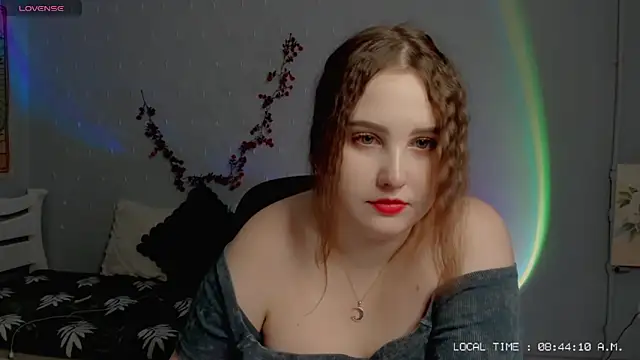 Snapshot of Crystal_Chris chatting on 02.08.25 Crystal Chris online show from 02.08.25