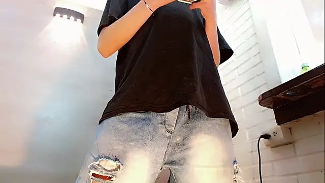 Snapshot of Daniela_Pink_ chatting on 12.05.25 Daniela Pink online show from 12.05.25