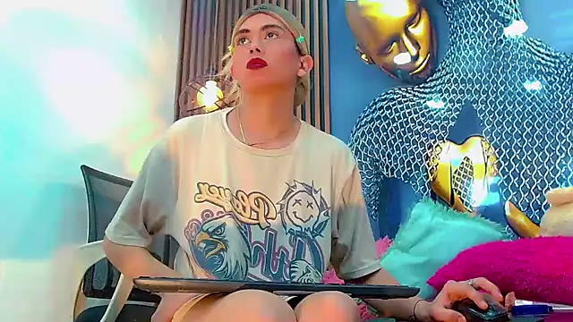 Daniela Pink  online show from 06.07.26