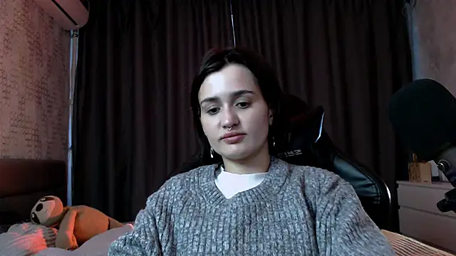 Snapshot of KiraYammy chatting on 05.15.26 KiraYammy online show from 05.15.26