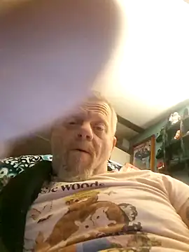 Snapshot of MagicAdmiralty5 chatting on 11.12.25 MagicAdmiralty5 online show from 11.12.25