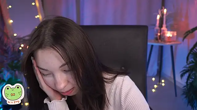 Snapshot of Sarah_Son chatting on 02.10.25 Sarah Son online show from 02.10.25