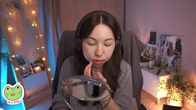 Snapshot of Sarah_Son chatting on 03.14.25 Sarah Son online show from 03.14.25
